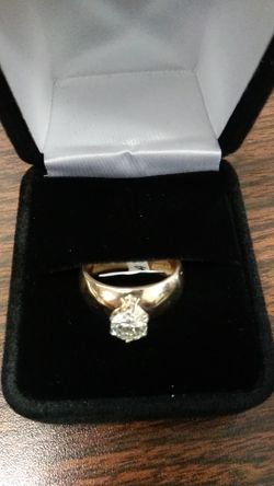 14K Yellow Gold Engagement. Ring Set with 3/4 ct Brilliant Diamond
