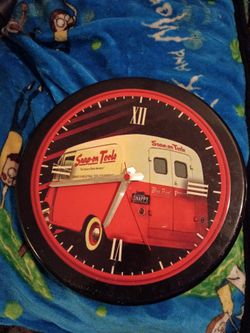 Snap on clock