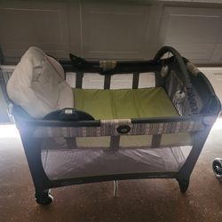 Baby Graco Crib