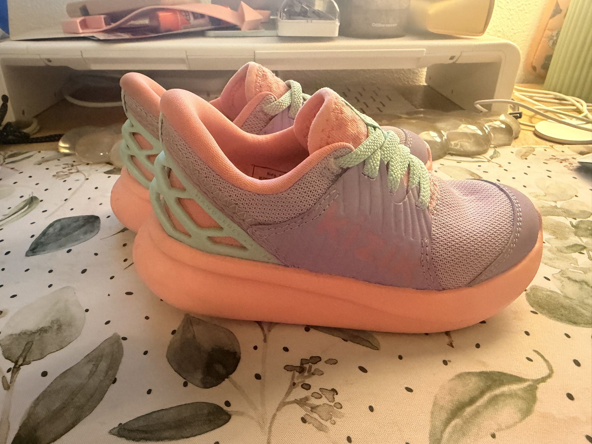 Kizik Shoes Size 10C