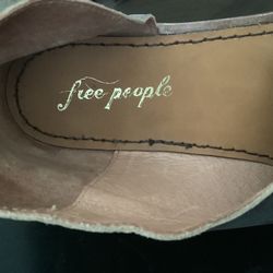 Free People Sandals slightly worn with Love