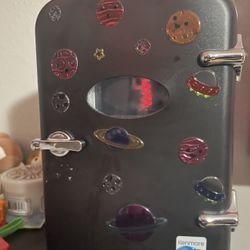 Mini soda can fridge (with wire) 