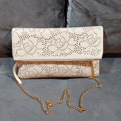 VINTAGE URBAN EXPRESSIONS CROSSBODY CLUTCH WHITE PERFORATED LEATHER 21" DETACHABLE GOLD CHAIN