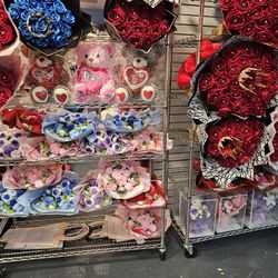 Flores bouquet gift ramos buchones Flores crochet
Flores eternas 
Forever flowers 
$30 up depending on style