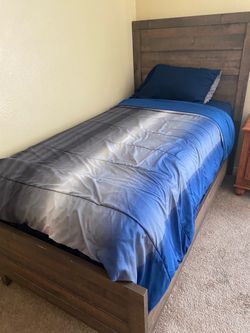 Full size bed set new mattress pad cover and mattress