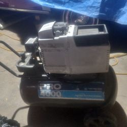 2559 - Pro 4000 12 Gallon Air Compressor