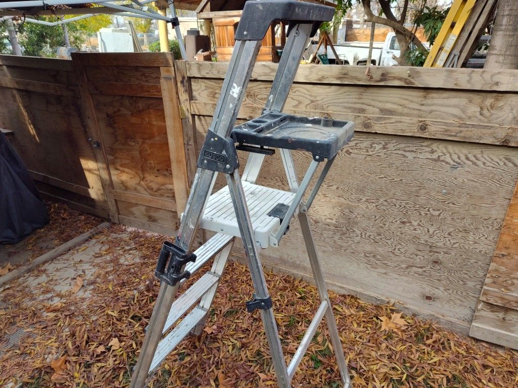 Step Ladder