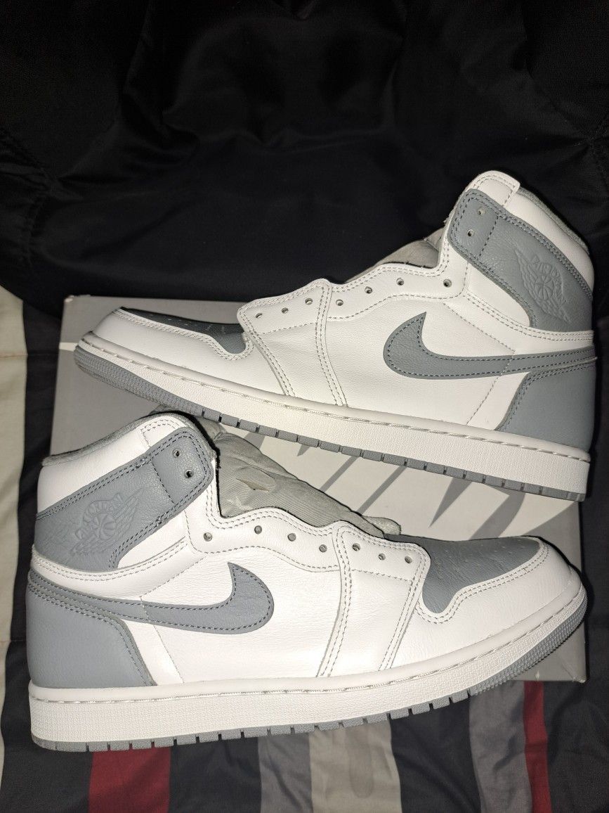 Mens Size 11 Nike Air Jordan 1 Retro High OG Stealth Grey