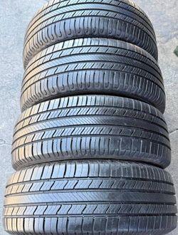205/70/15 Michelin Selling a set of 4 tires in excellent condition 🫡