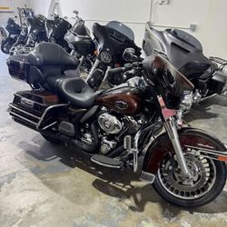 2011 HARLEY-DAVIDSON FLHTCU ULTRA CLASSIC EG