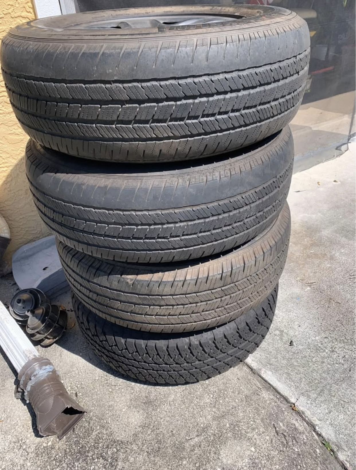 4 P255/70/R18 Truck/Van Tires (18 in) Good shape. No Plugs. $100