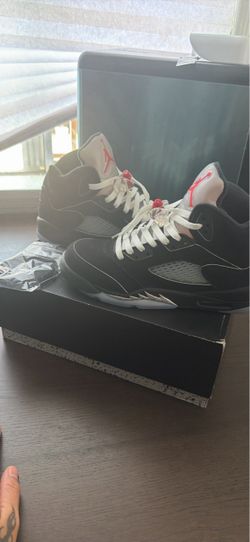 Jordan 5 “metallic black”