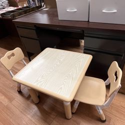 Kids Table and 2 Chairs Set