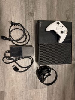 Xbox One Console Bundle with Controller + headset