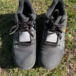 Kyrie Irving Size 8 Basketball Shoes