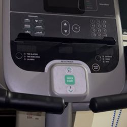 Precor 842i Upright Bike