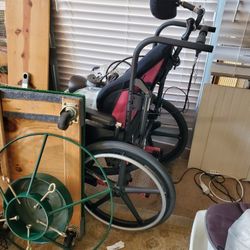 Moving Sale. Knick-knack GALORE!EVERYTHING MUST GO!