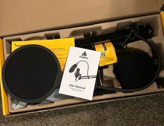 Podcasting microphone kit