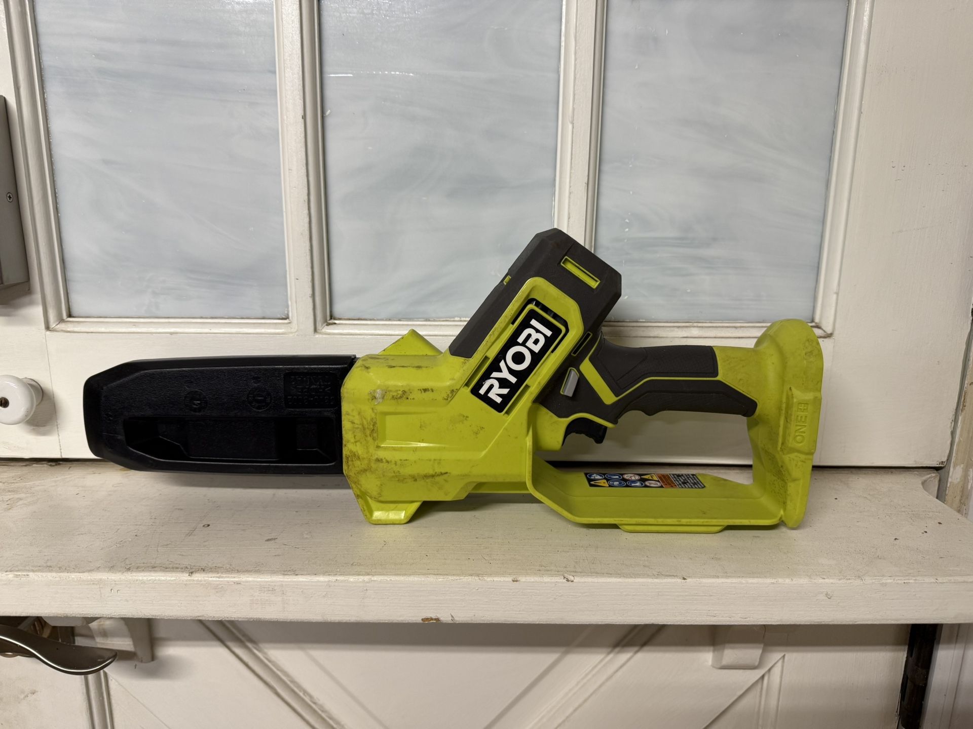 RYOBI ONE+ 18V 6 in. Cordless Battery Compact Pruning Mini Chainsaw