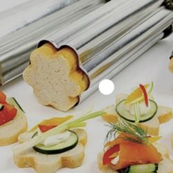 Pampered Chef Flower Bread Tube