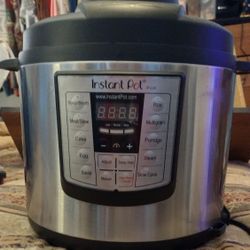5 Qt Insta-Pot (Excellent Condition)