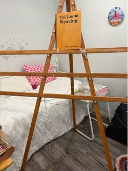 Tri Loom with Stand