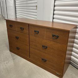 Sauder 6 Drawer Dresser/ Delivery Available 