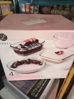 Glass baking dishes