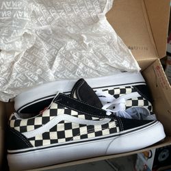 womens size 7 checkered vans