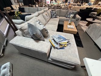 Gorgeous sectional! π¨π₯ Easy Financing, No credit needed!