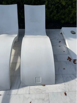 Ledge Lounger Deep Chaise Pool