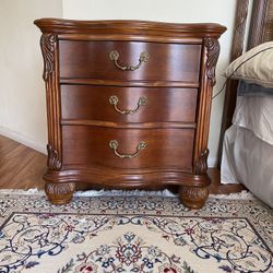 Dresser with 2 nightstands 