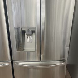 Lg Stainless Steel Refrigerator $700