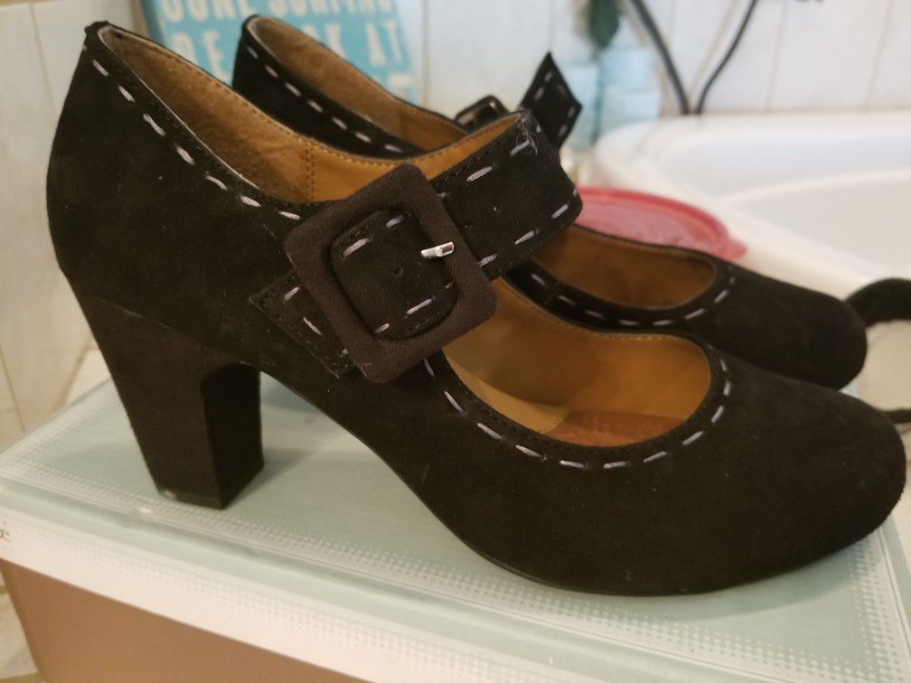 SoftShoe Black Heels Size 10W
