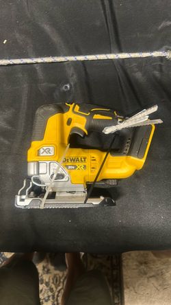 Dewalt battery powered jig saw var speed