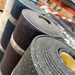 RUBBER FLOORING GYM FLOOR - COMMERCIAL GRADE! Heavy Duty Indestructible, Better Than Horse Stall Mats 