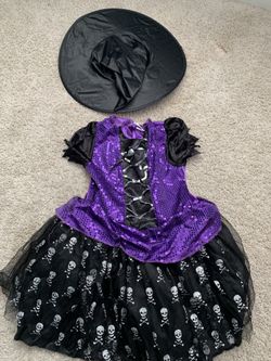 Girl witch costume
