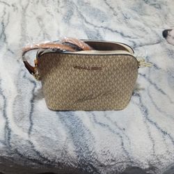 Micheal Kors Purse