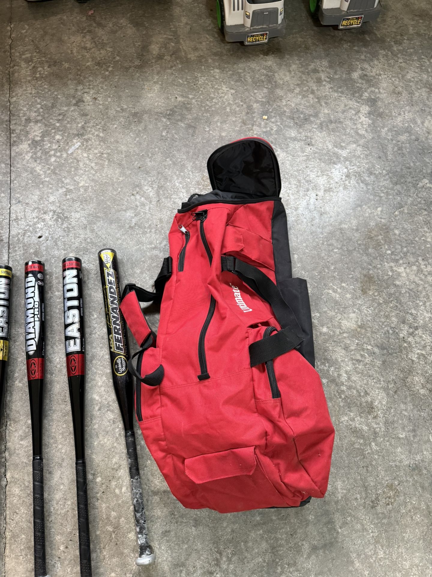 Softball/baseball Gear Bag With Bats