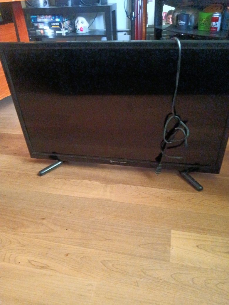 32" Flat Screen TV