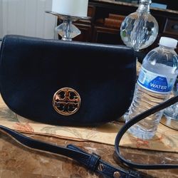 Tory Burch Leather  Purse ( Small ) 