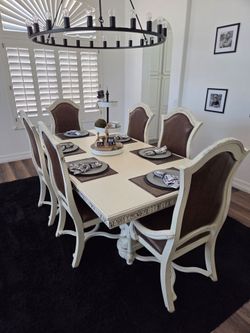 Dining Table w/ 6 Chairs