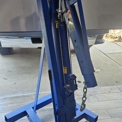 Engine Hoist,  Like New 