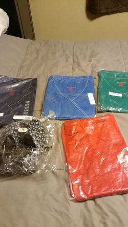 Scrubs and size 6 nurse clogs scrubs are xl top and bottoms complete sets