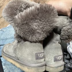 UGGS authentic   (8)      Like-New