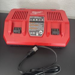Milwaukee Double Rapid Charger 
