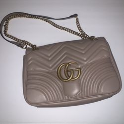 Gucci Medium Marmont