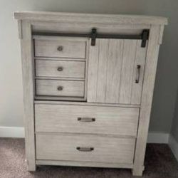 5 Drawer Dresser From ASHLEY FUTNITURE