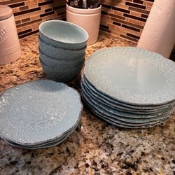 Moving Sale Must Go 