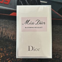 *FLASH* Miss Dior